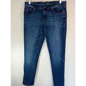 Loft Straight Leg "Girlfriend" Blue Jeans. Medium Wash. Size 4